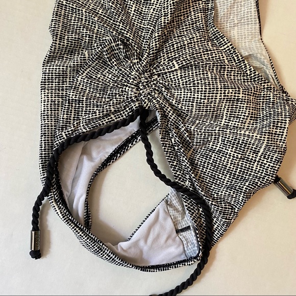 Lole one piece side tie cross back black and white patterned swimsuit- XS - Picture 11 of 16